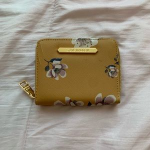 Steve Madden yellow floral mini wallet